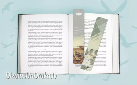 Открытая книга с текстом и двумя дизайнерскими закладками на светло-голубом фоне